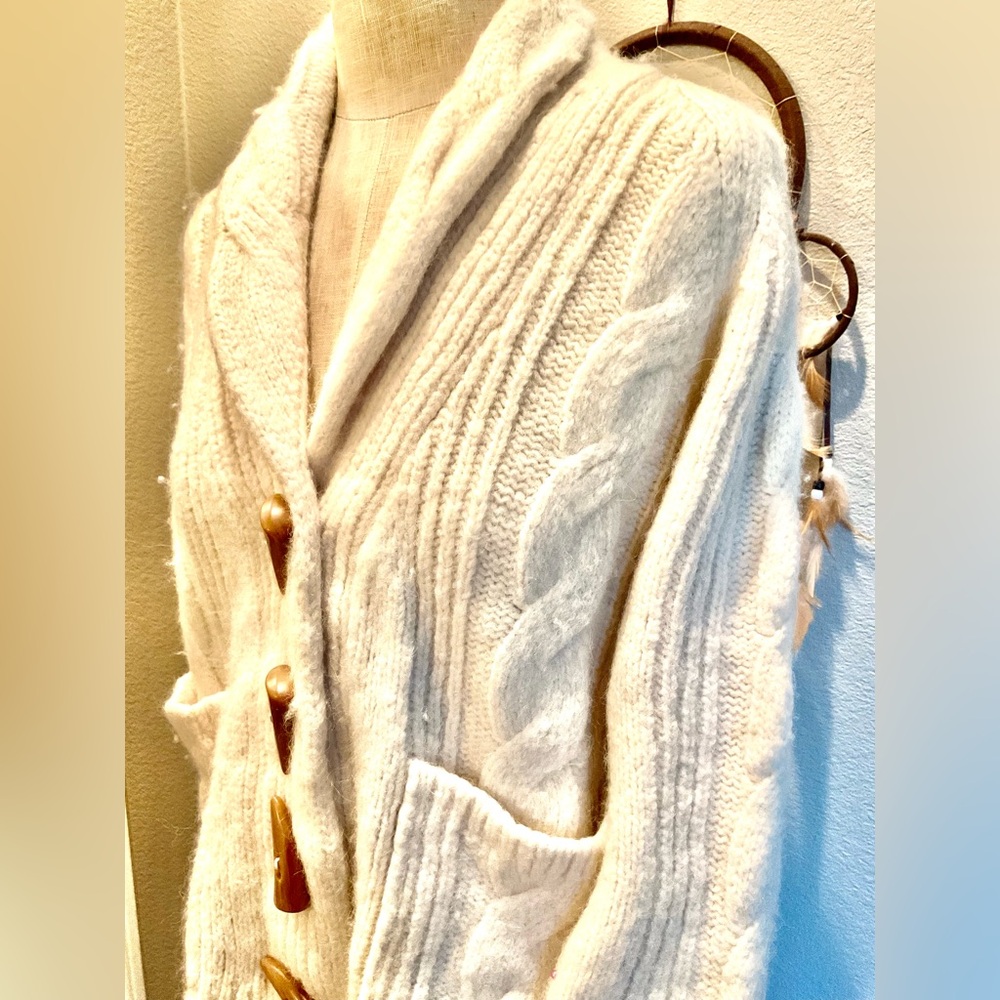 Faherty Cream Cable-Knit Hooded Cardigan